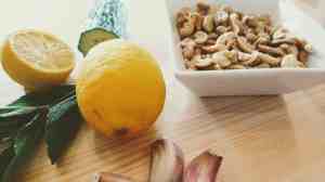 ingredients for vegan tzatziki sauce