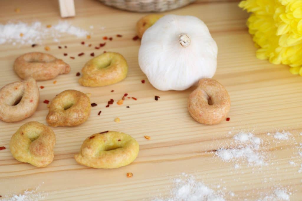 taralli pugliesi on the table