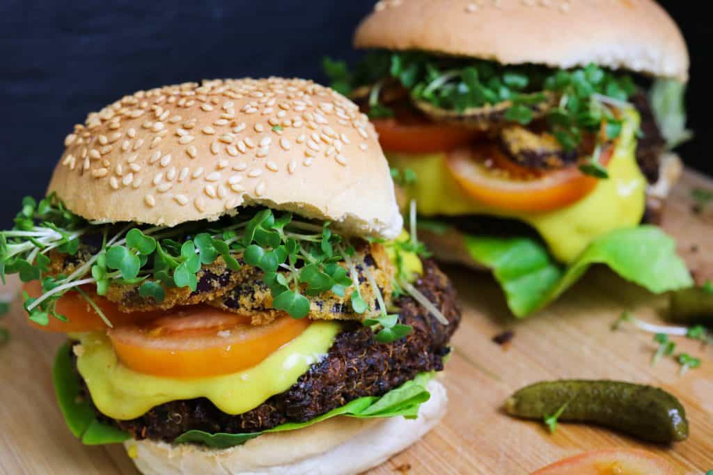 quinoa and mushrooms burgers