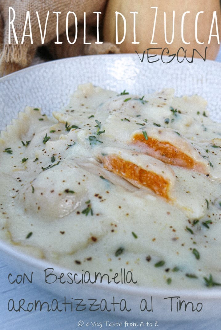 ravioli di zucca coperti da salsa besciamella rivelo ripieno