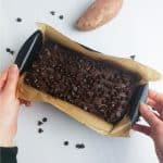 ricetta della torta al cioccolato e patate dolci (vegan)