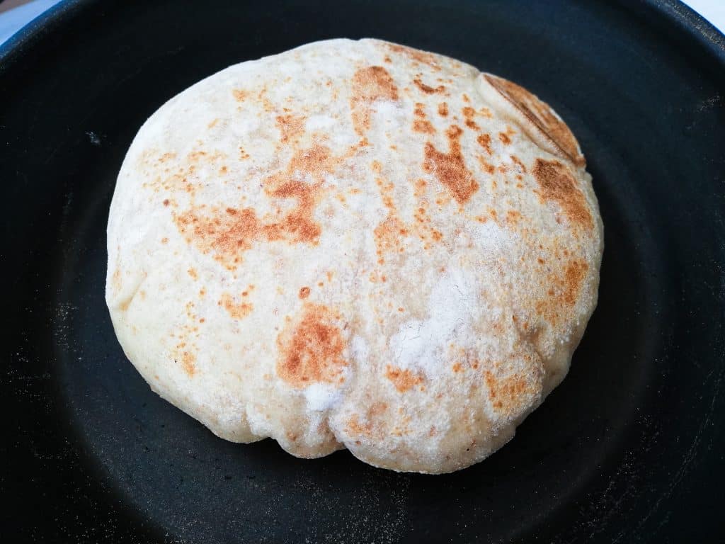 Easy homemade pitta bread puffed