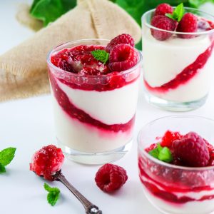 Raspberry and Rhubarb Panna Cotta FI