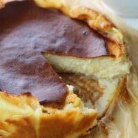 Burnt Basque Cheesecake close up cake slice