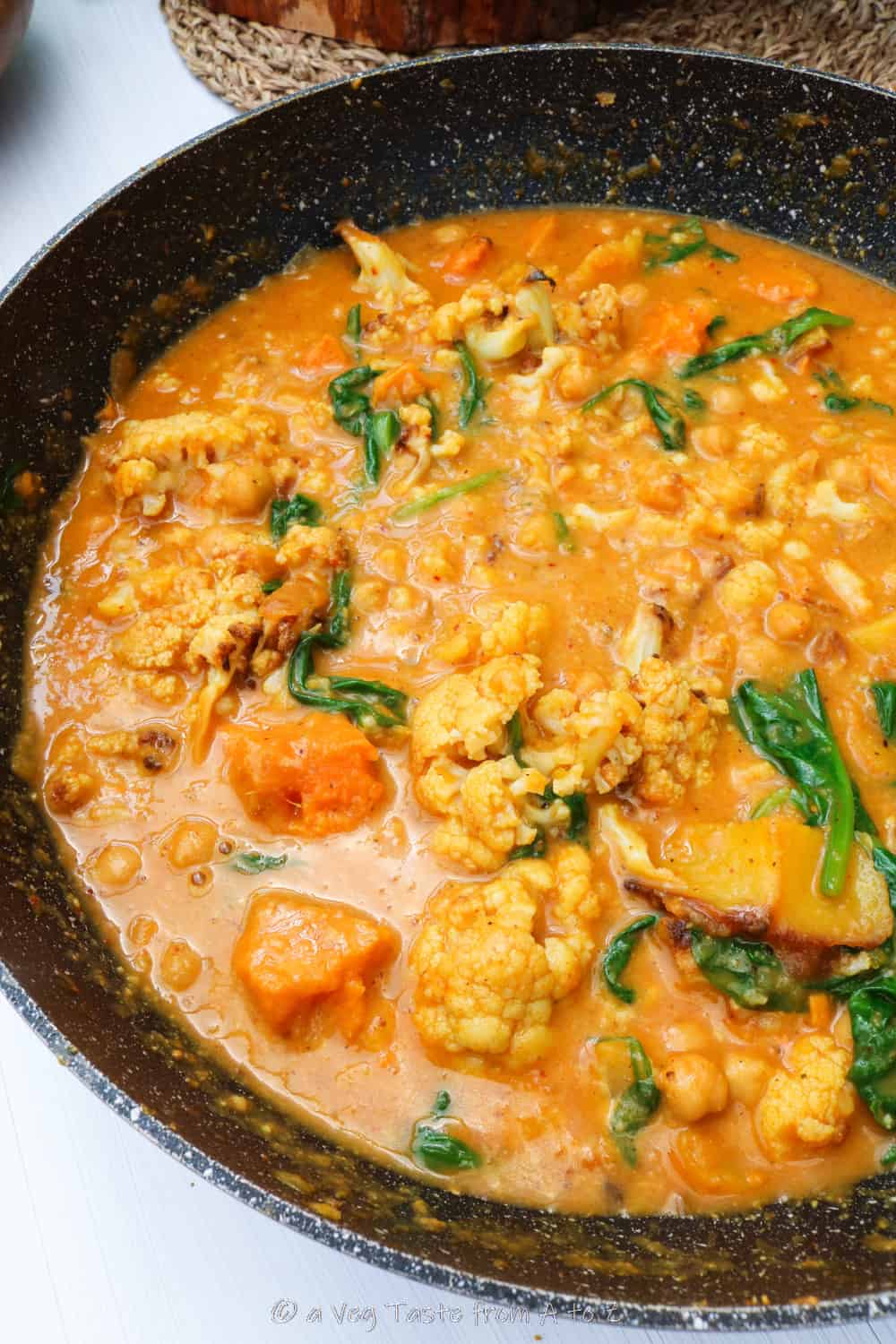 Close up to Mangalorean Roasted Cauliflower Curry in wok