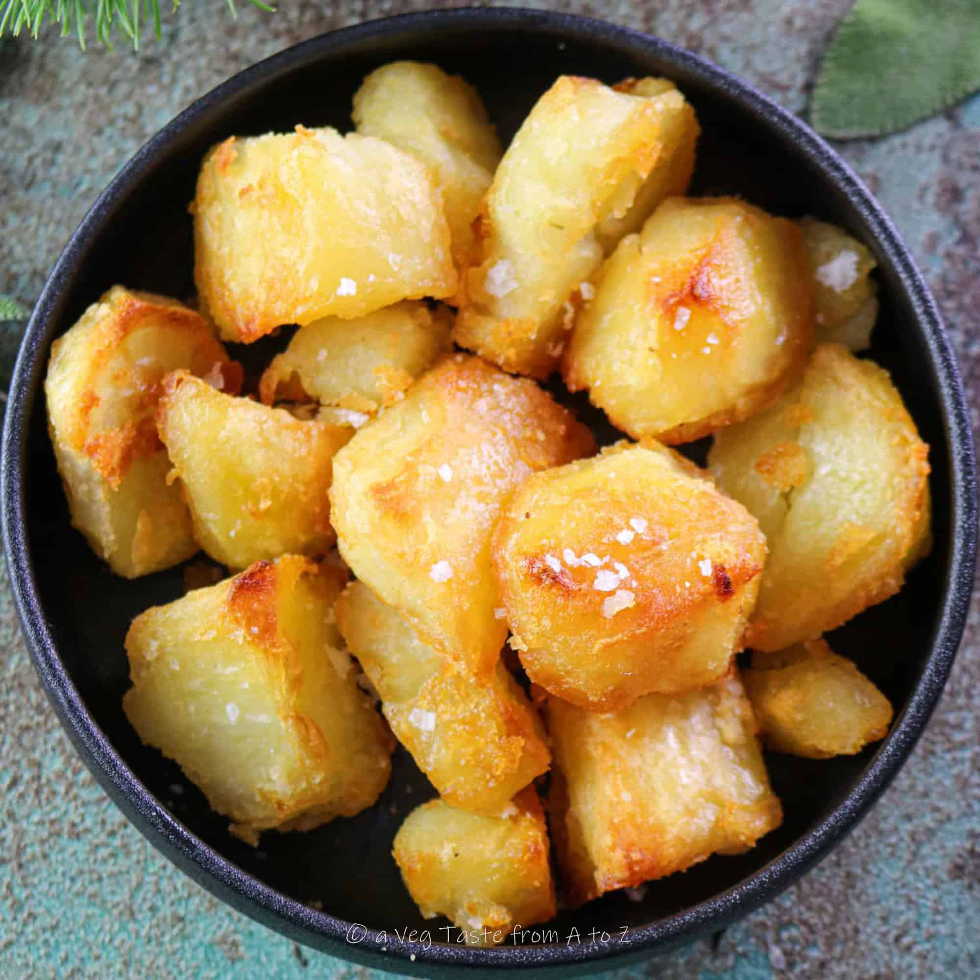 crispy and fluffy roasted potatoes